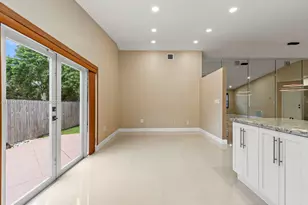 19847 NW 86th Ave, Hialeah, FL 33015 - Photo 11