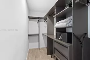 398 NE 5th St, Miami, FL 33132 - Photo 7