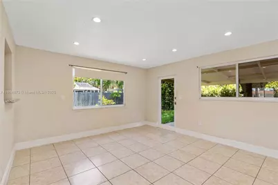 918 NE 6th St, Hallandale Beach, FL 33009 - Photo 15
