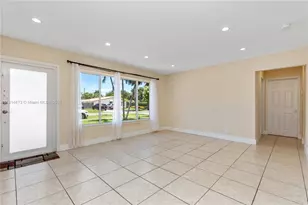 918 NE 6th St, Hallandale Beach, FL 33009 - Photo 5