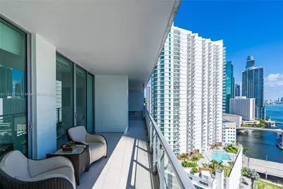 90 SW 3rd St #2513, Miami, FL 33130 - Photo 1