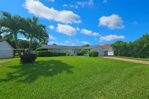 4706 25th Ave SW, Naples, FL 34116 - Photo 3