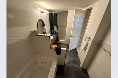 600 NE 36th St #PH14, Miami, FL 33137 - Photo 9