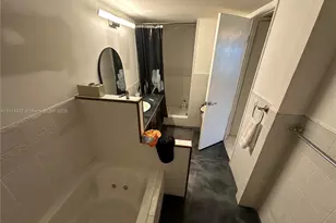 600 NE 36th St, Miami, FL 33137 - Photo 9