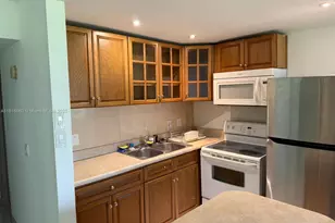 217 Suffolk F, Boca Raton, FL 33434 - Photo 3