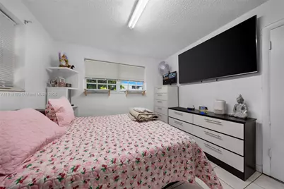4340 NW 11th St, Miami, FL 33126 - Photo 13