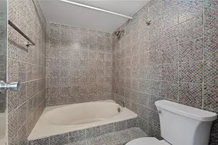 16570 NE 26th Ave, North Miami Beach, FL 33160 - Photo 17