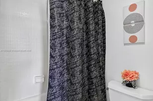 3675 N Country Club Dr, Aventura, FL 33180 - Photo 33