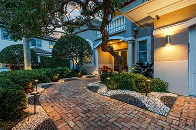 1260 Harbor Ct, Hollywood, FL 33019 - Photo 9