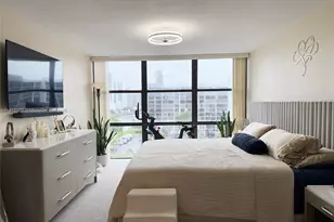 800 Parkview Dr, Hallandale Beach, FL 33009 - Photo 25