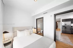 398 NE 5th St, Miami, FL 33132 - Photo 15