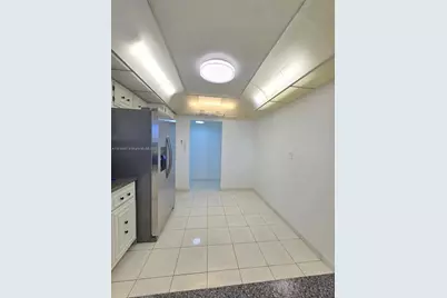 1000 Parkview Dr #701, Hallandale Beach, FL 33009 - Photo 25