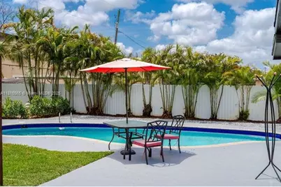 1330 North Dr, Miami, FL 33179 - Photo 15