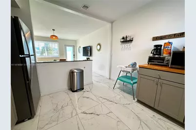 1012 SW 3rd Ave, Hallandale Beach, FL 33009 - Photo 9