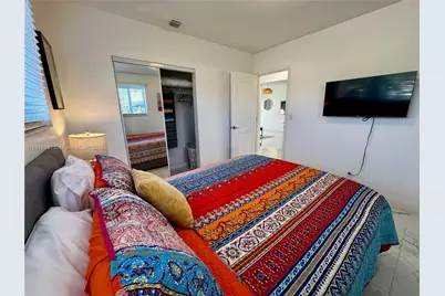 1012 SW 3rd Ave, Hallandale Beach, FL 33009 - Photo 17