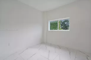 420 SW 7th Ave, Miami, FL 33130 - Photo 9