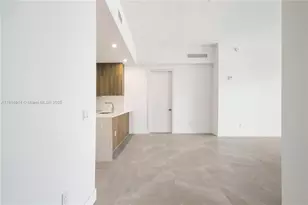 17550 Collins, Sunny Isles Beach, FL 33160 - Photo 9