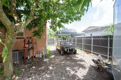 916 NW 3rd Ave, Homestead, FL 33030 - Photo 17