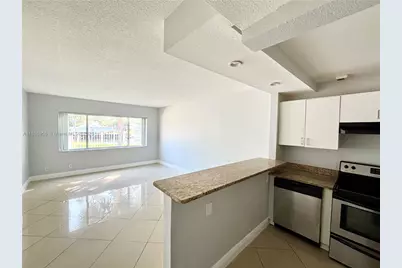 251 SE 6th Ave #3, Pompano Beach, FL 33060 - Photo 1