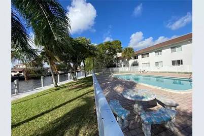 251 SE 6th Ave #3, Pompano Beach, FL 33060 - Photo 21
