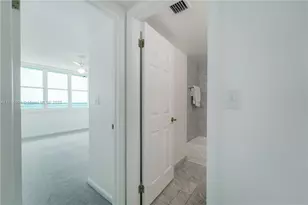 800 Claughton Island Dr, Miami, FL 33131 - Photo 19
