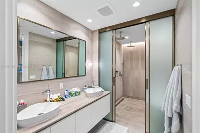 5775 Collins Ave #1602, Miami Beach, FL 33140 - Photo 57