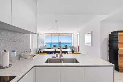 5775 Collins Ave #1602, Miami Beach, FL 33140 - Photo 9