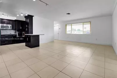 1160 NW 79th Ter, Pembroke Pines, FL 33024 - Photo 7