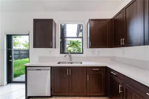 22938 SW 128th Pl, Miami, FL 33170 - Photo 9