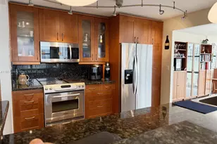 800 Parkview Dr, Hallandale Beach, FL 33009 - Photo 37