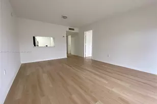 9350 Fontainebleau Blvd, Miami, FL 33172 - Photo 5