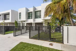 2732 SW 31st Ave, Miami, FL 33133 - Photo 3