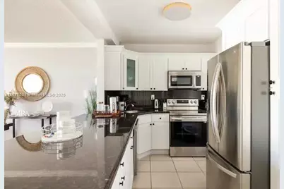 5601 Collins Ave #923, Miami Beach, FL 33140 - Photo 9