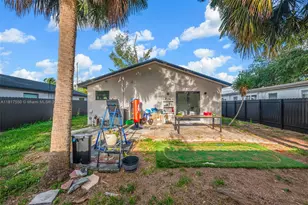 309 SE 3rd Ave, Hallandale Beach, FL 33009 - Photo 23