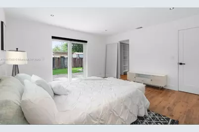 309 SE 3rd Ave, Hallandale Beach, FL 33009 - Photo 15