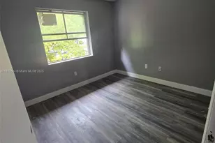 451 NE 136th St, North Miami, FL 33161 - Photo 3