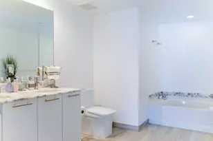 950 Brickell Bay Dr, Miami, FL 33131 - Photo 13