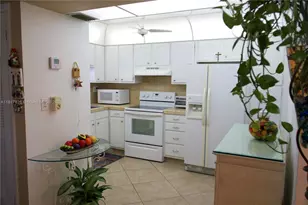 9820 S Hollybrook Lake Dr, Pembroke Pines, FL 33025 - Photo 5