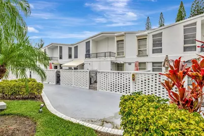 2730 NE 183rd St #TH03, Aventura, FL 33160 - Photo 35