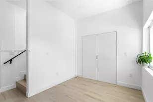 719 W 51st St, Miami Beach, FL 33140 - Photo 23