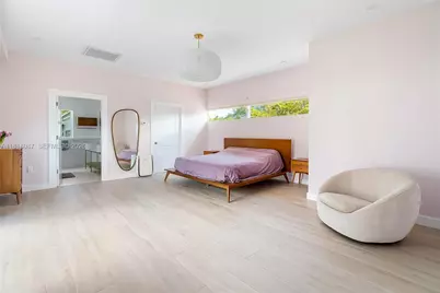 719 W 51st St, Miami Beach, FL 33140 - Photo 11