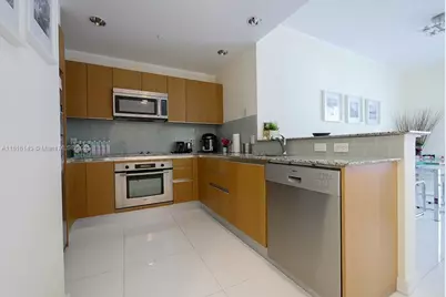 1050 Brickell Ave #3206, Miami, FL 33131 - Photo 5