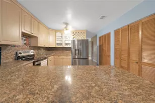 7517 N Augusta Dr, Hialeah, FL 33015 - Photo 11