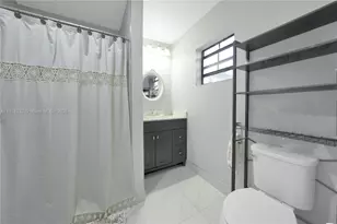 7517 N Augusta Dr, Hialeah, FL 33015 - Photo 7