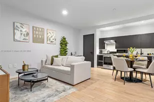 398 NE 5th St, Miami, FL 33132 - Photo 17