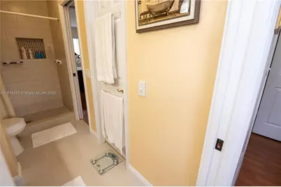 2375 W 74th St #106-6, Hialeah, FL 33016 - Photo 35
