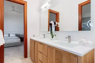 432 S Hibiscus Dr, Miami Beach, FL 33139 - Photo 23