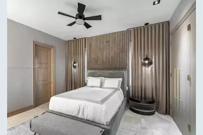 432 S Hibiscus Dr, Miami Beach, FL 33139 - Photo 15