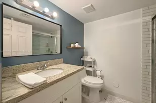 22901 SW 88th Pl, Cutler Bay, FL 33190 - Photo 9