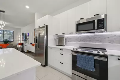 8001 NW 41st St #F-112, Doral, FL 33166 - Photo 15